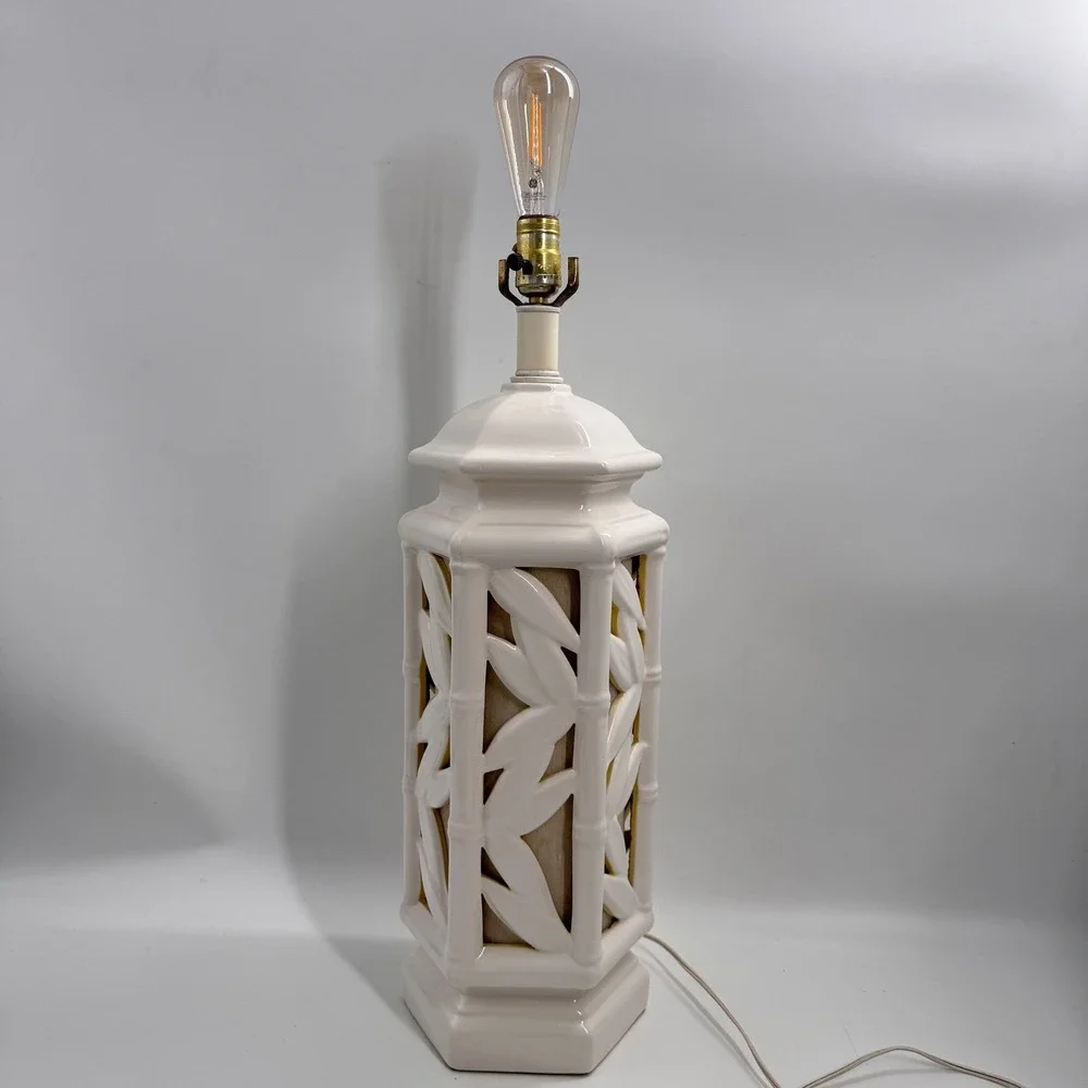 Vintage White Chinoiserie Pagoda Table Lamp Faux Bamboo Hollywood Regency